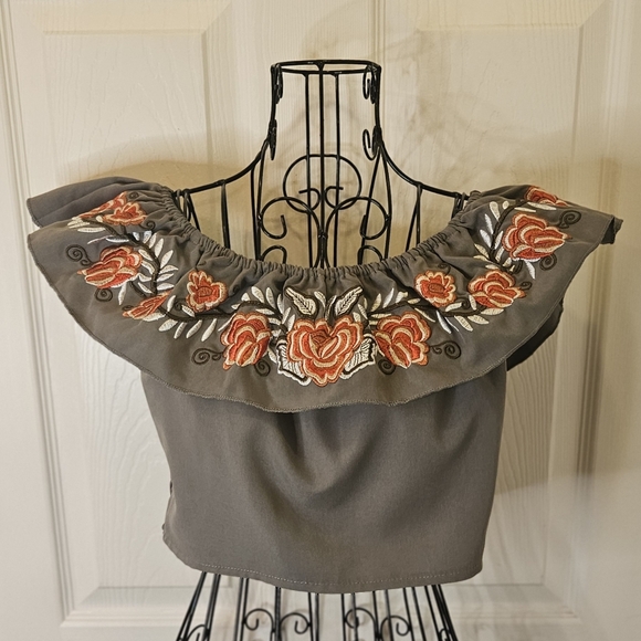 NWOT Shein On-Off The Shoulder Crop Top - Picture 2 of 7